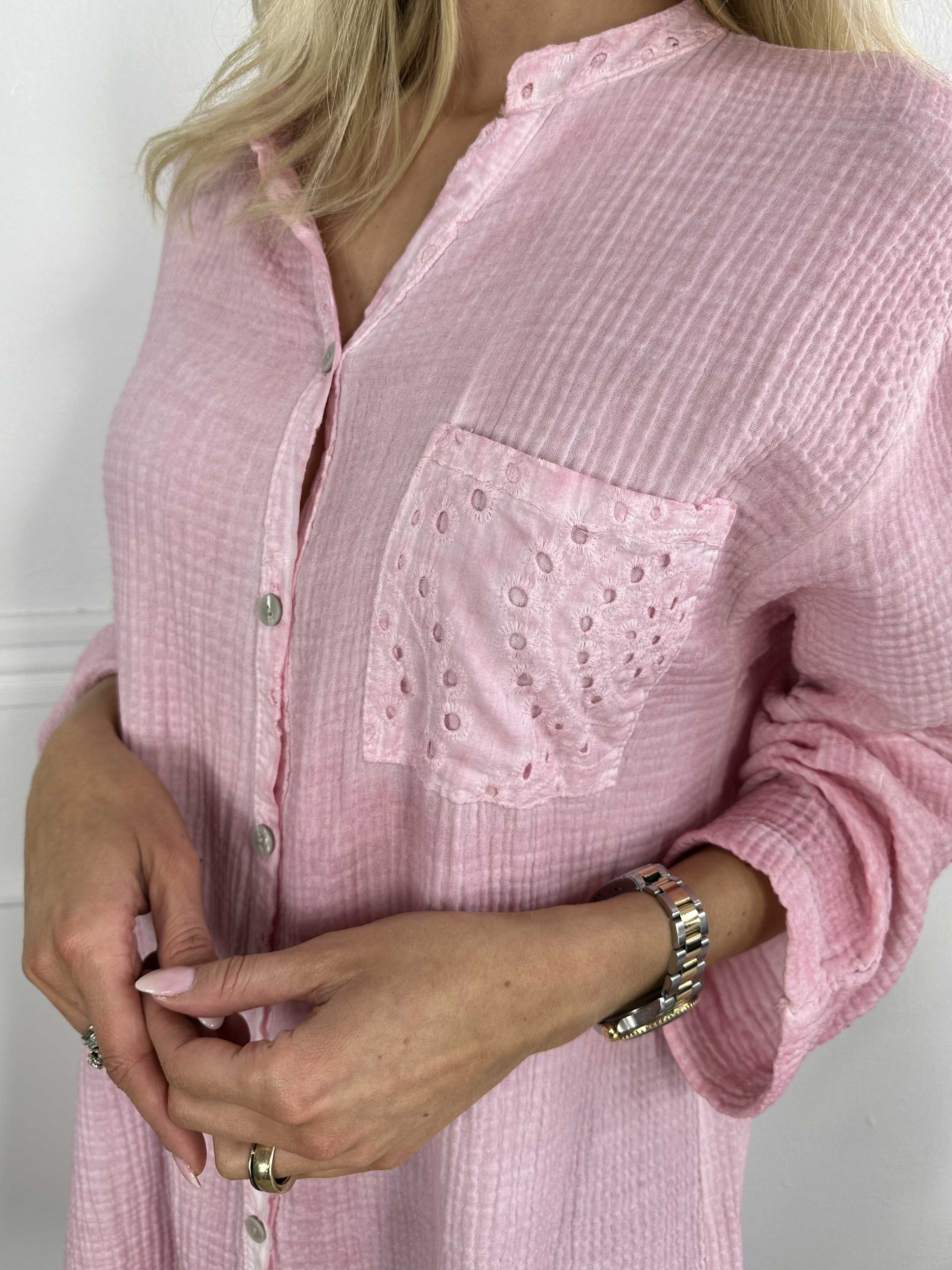 Inez - Lang blød skjorte i bæk og bølge stof